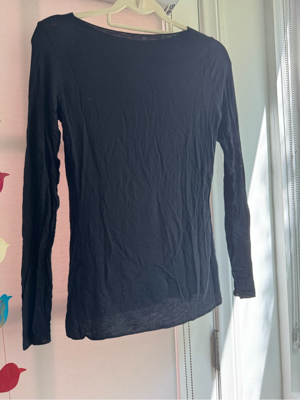 intimissimi black modal ultralight cashmere top.
Only worn once. Looks new - Picture 2 of 4